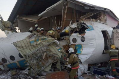 «Адамдар жедел жәрдем сұрап жатыр, бірақ олар жоқ»: Куәгерлер Bek Air ұшағының апаты жайында