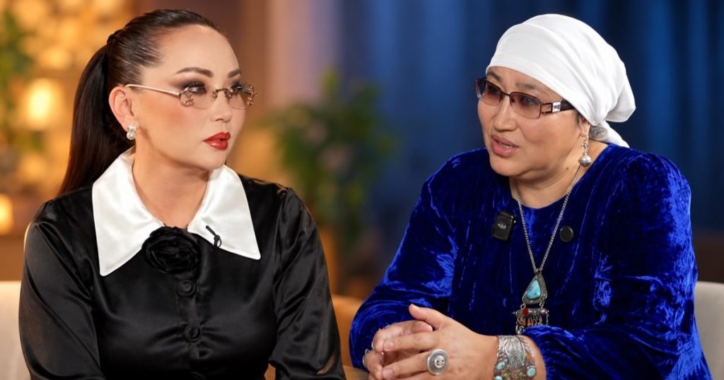 «Басын тепкілеу – тәрбие емес»: Тұрар Шәкен Баян Мақсатқызының шоуындағы көріністі сынға алды