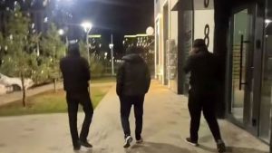 «Әскери комиссариат қызметкерлері болып танысқан»: Астанада белгісіз біреулер ер адамды өзімен әкетпек болды